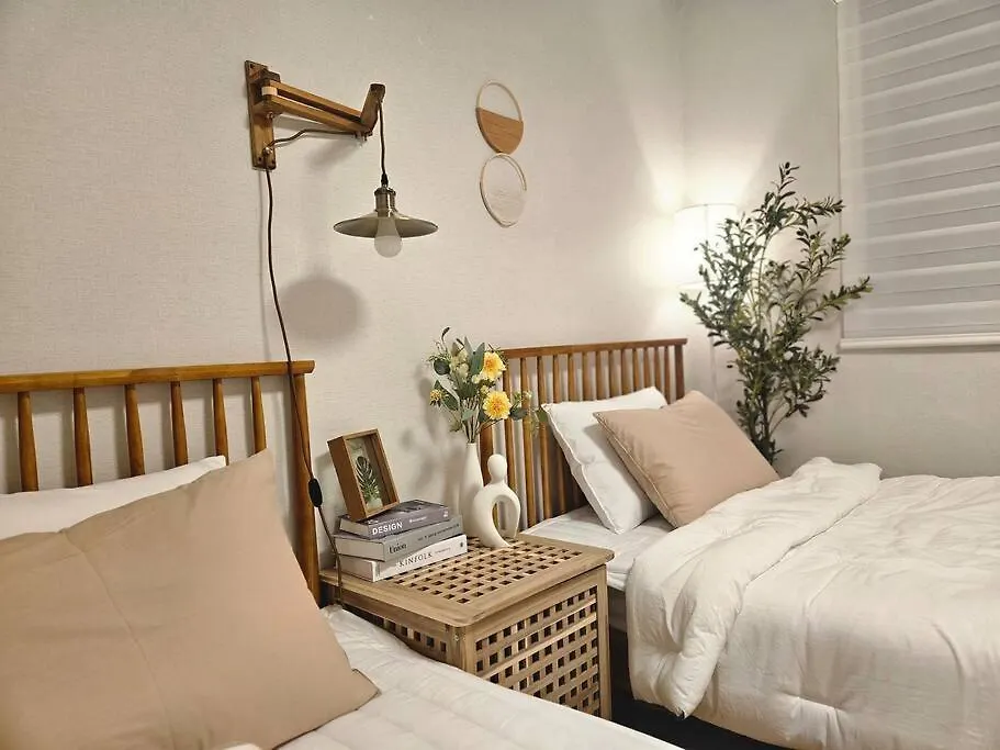 Station Area Accommodation, Jamsil, Gangnam, Room 1, Bed 3, Lotte World, Kspodome Seoul Villa