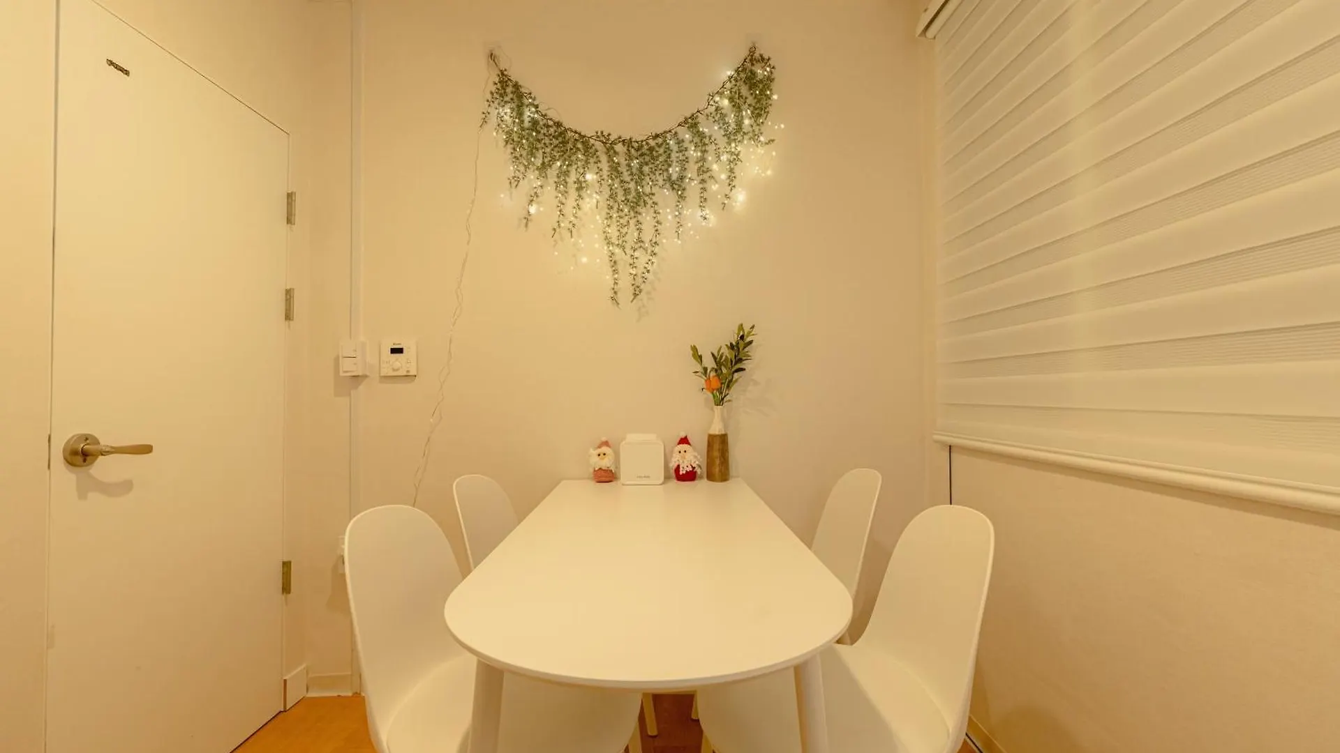 Villa Station Area Accommodation, Jamsil, Gangnam, Room 1, Bed 3, Lotte World, Kspodome Seoul