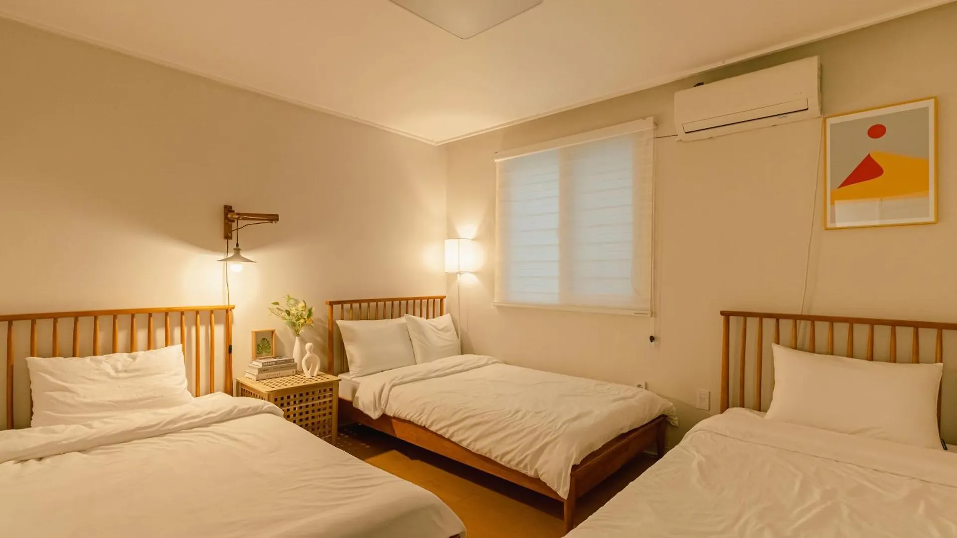 Villa Station Area Accommodation, Jamsil, Gangnam, Room 1, Bed 3, Lotte World, Kspodome Seoul